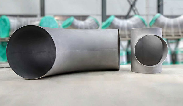 Sự khác biệt giữa khuỷu tay ren 90 độ được rèn và đúc là gì?